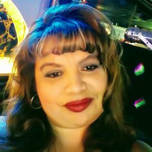 Meet your Posher, Adrianan